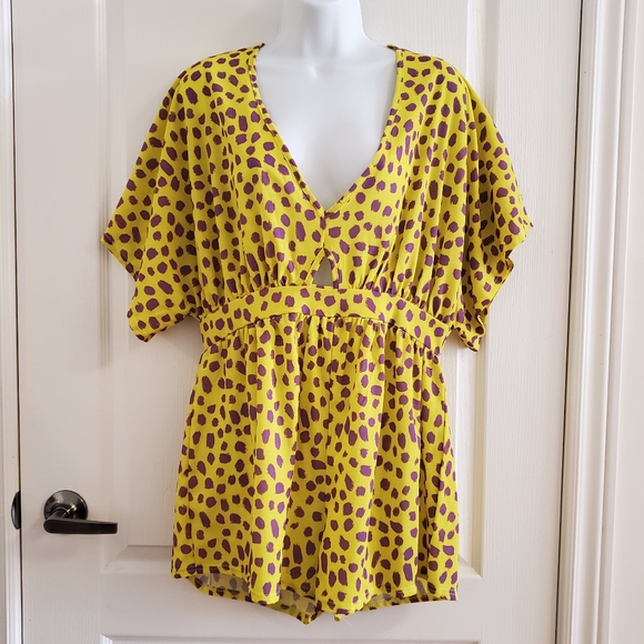 🎈2/$50 🆕️Tall Leopard Print Kimono Playsuit - Picture 2 of 9